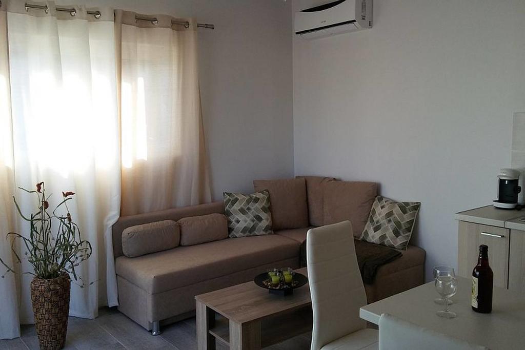 Nianthy Apartments ฟาลิรากี ภายนอก รูปภาพ